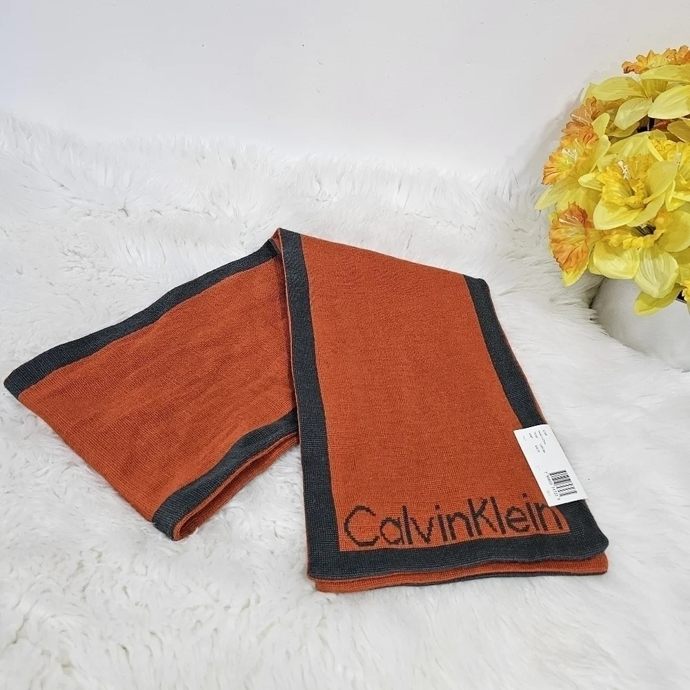 Calvin Klein unisex gray and orange Gryora scarf new